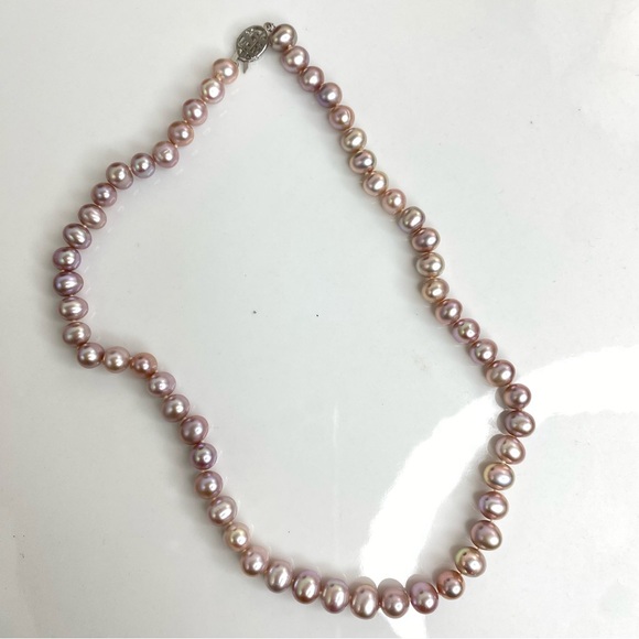 Beautiful Chinese Pink Pearl Necklace - Picture 2 of 3
